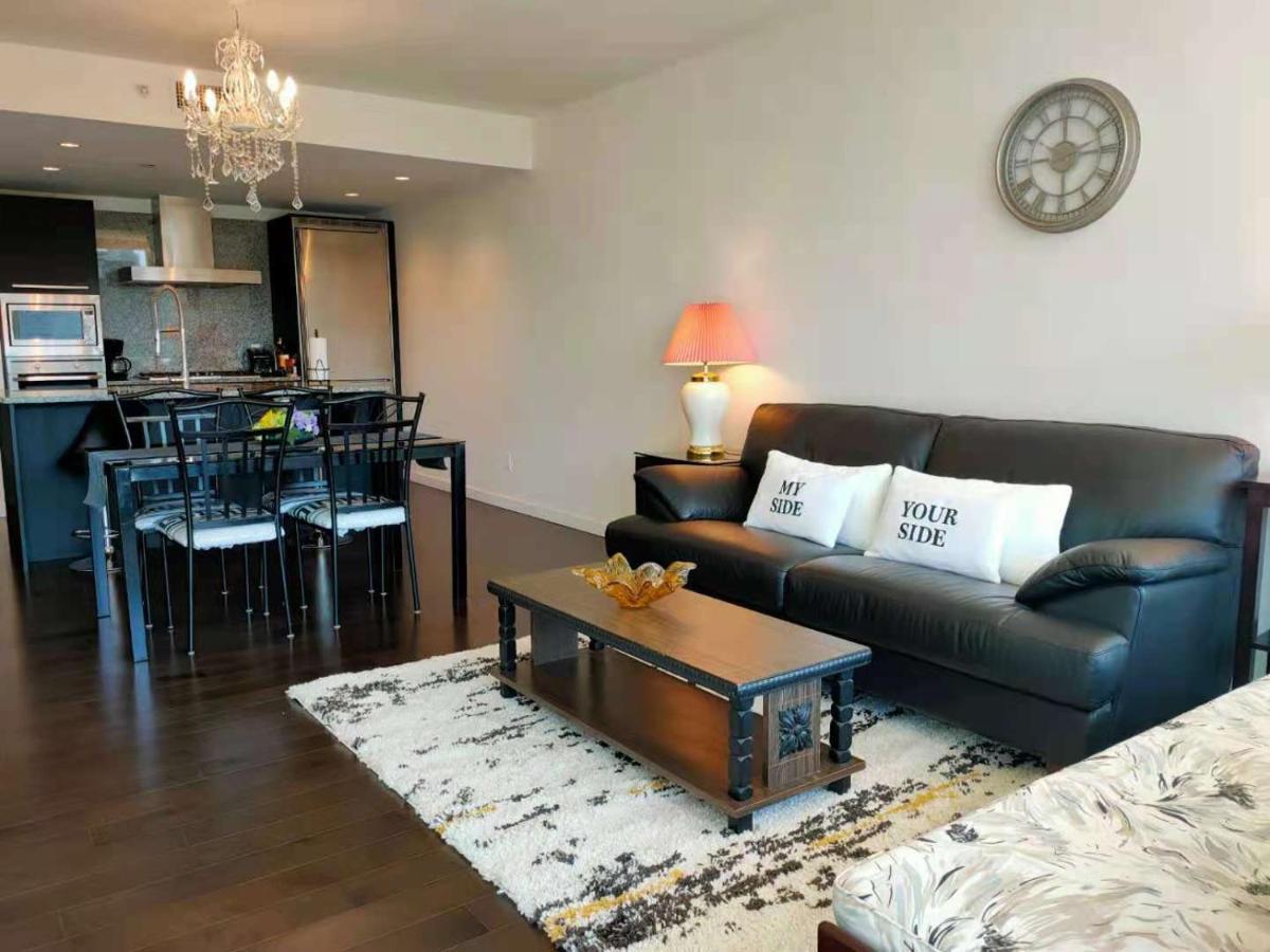 ויקטוריה Waterfalls Hotel - Suite In Falls Downtown With Pool מראה חיצוני תמונה