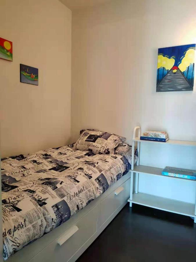 ויקטוריה Waterfalls Hotel - Suite In Falls Downtown With Pool מראה חיצוני תמונה