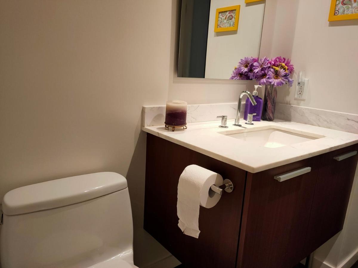 ויקטוריה Waterfalls Hotel - Suite In Falls Downtown With Pool מראה חיצוני תמונה
