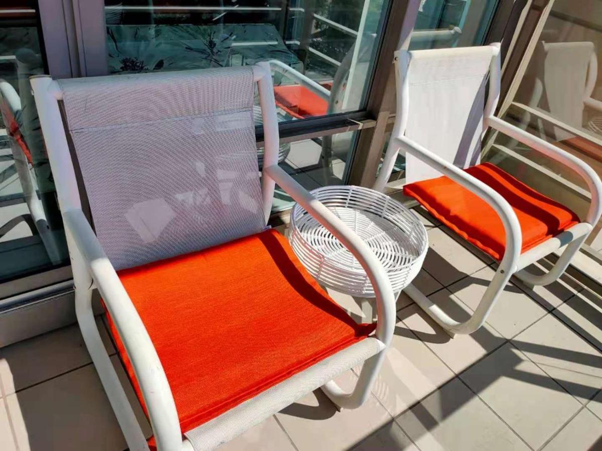 ויקטוריה Waterfalls Hotel - Suite In Falls Downtown With Pool מראה חיצוני תמונה